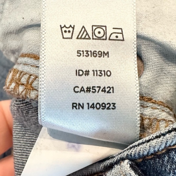 LOFT Mid Rise Curvy Skinny Jeans in Classic Mid Wash - 29 - Picture 8 of 9